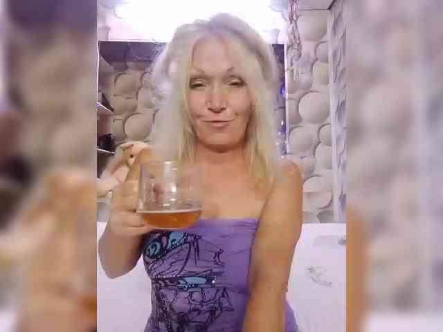 LizSage webcam