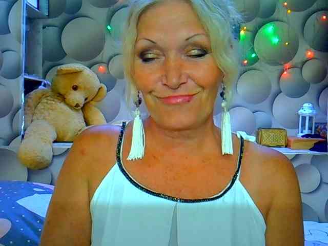 LizSage webcam