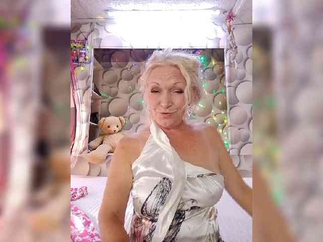 LizSage webcam