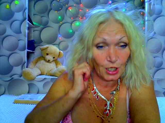 LizSage webcam