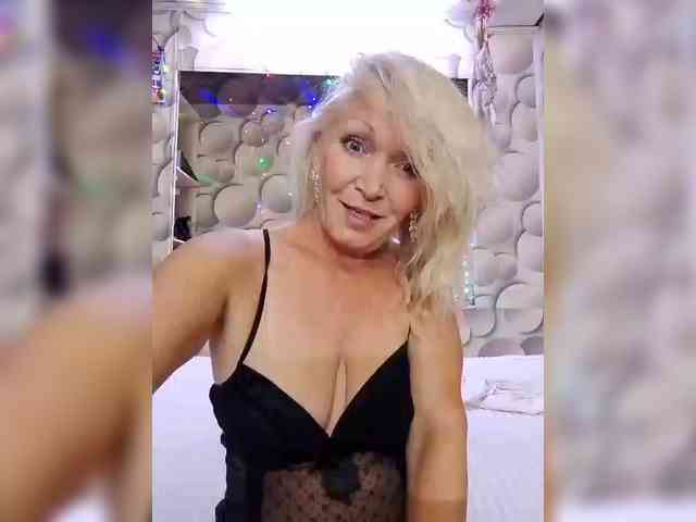 LizSage webcam