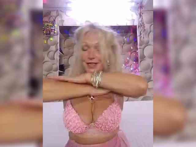 LizSage webcam