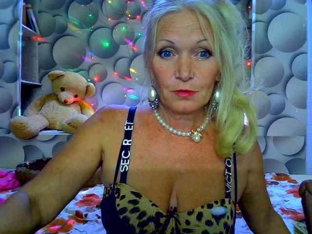 LizSage webcam