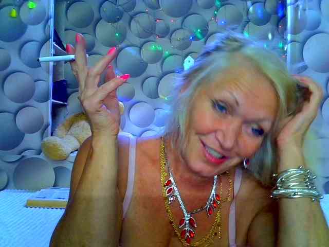 LizSage webcam