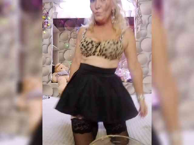 LizSage webcam