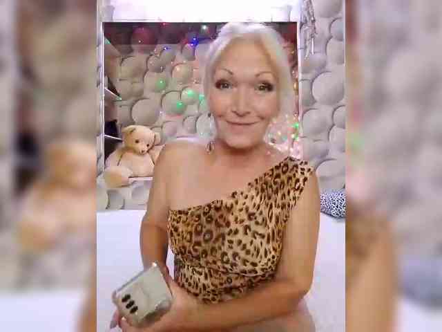 LizSage webcam
