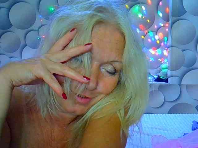 LizSage webcam