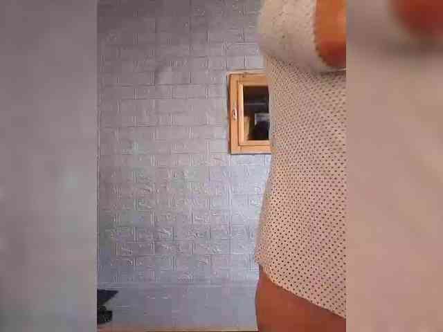 LizSage webcam