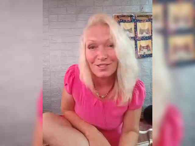 LizSage webcam