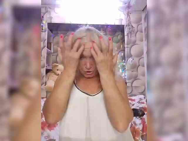 LizSage webcam