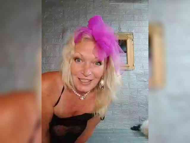 LizSage webcam