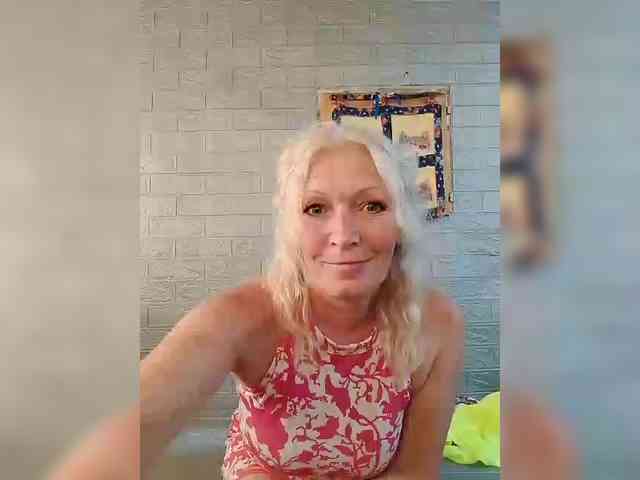 LizSage webcam