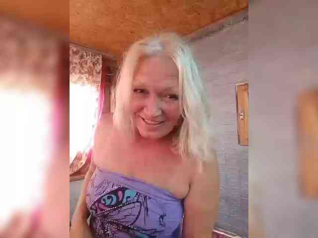 LizSage webcam