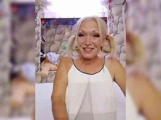 LizSage webcam
