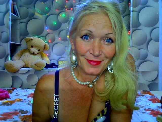 LizSage webcam