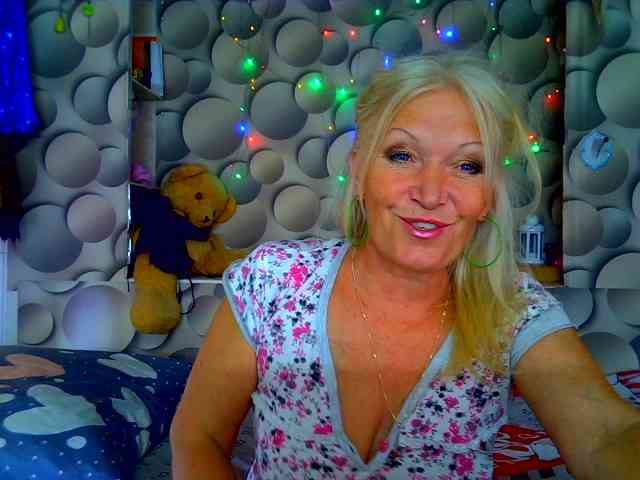 LizSage webcam