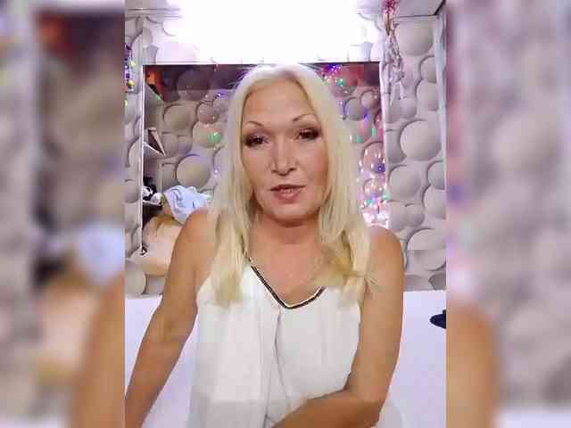 LizSage webcam