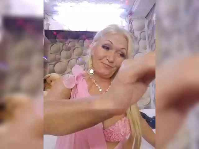 LizSage webcam