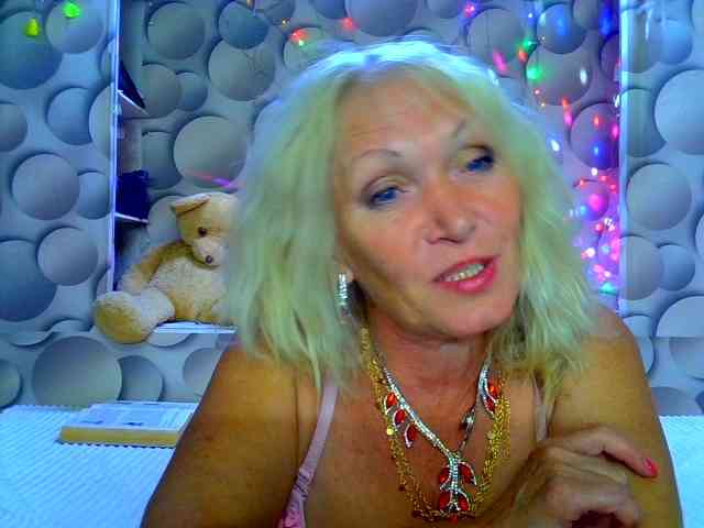 LizSage webcam