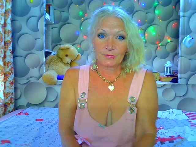 LizSage webcam