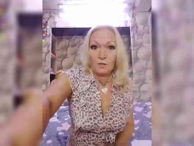 LizSage webcam