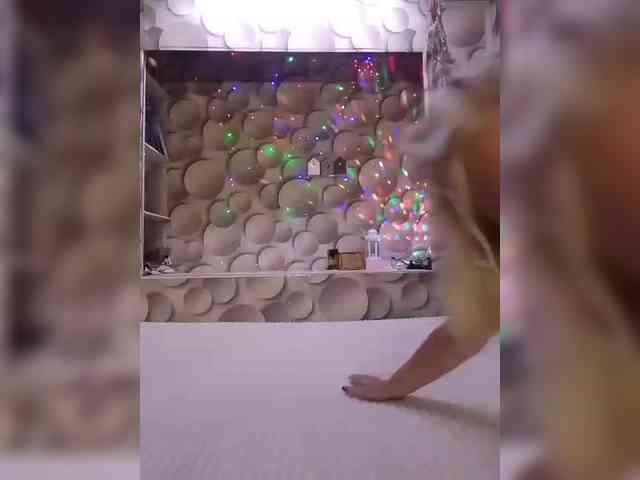LizSage webcam