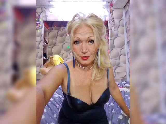 LizSage webcam