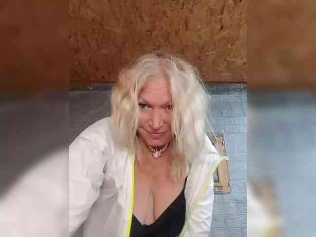 LizSage webcam