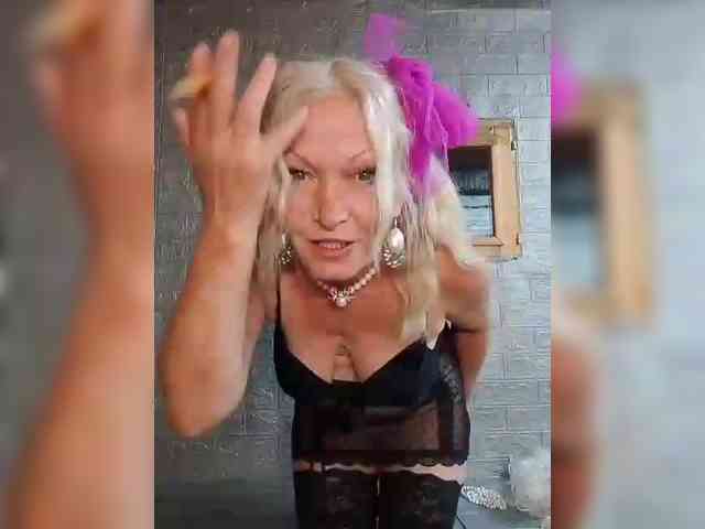 LizSage webcam
