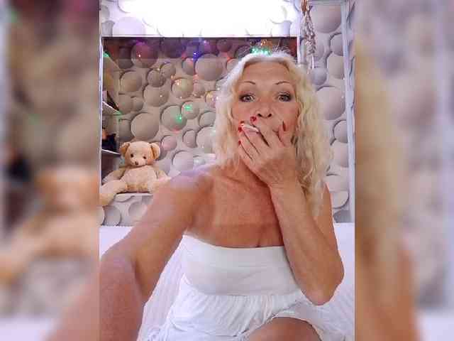 LizSage webcam
