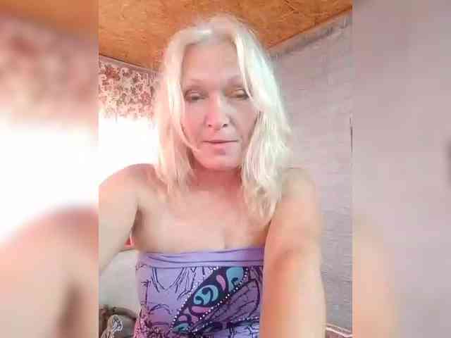 LizSage webcam