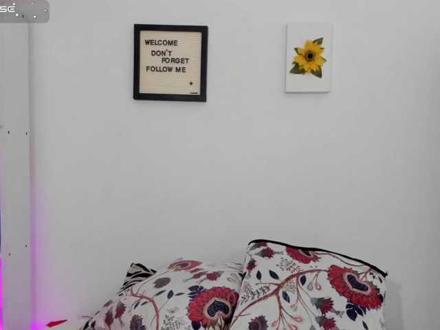 Lauratoro live cam on BongaCams