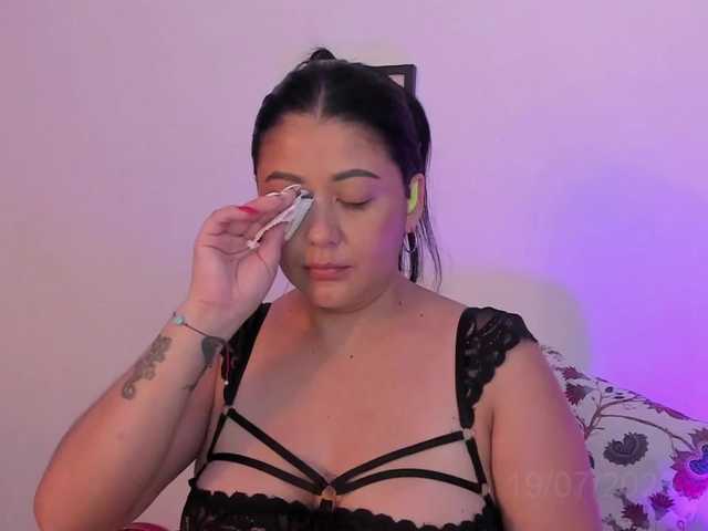Lauratoro live cam on BongaCams