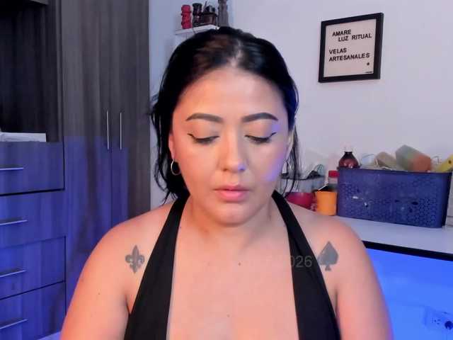 Lauratoro live cam on BongaCams