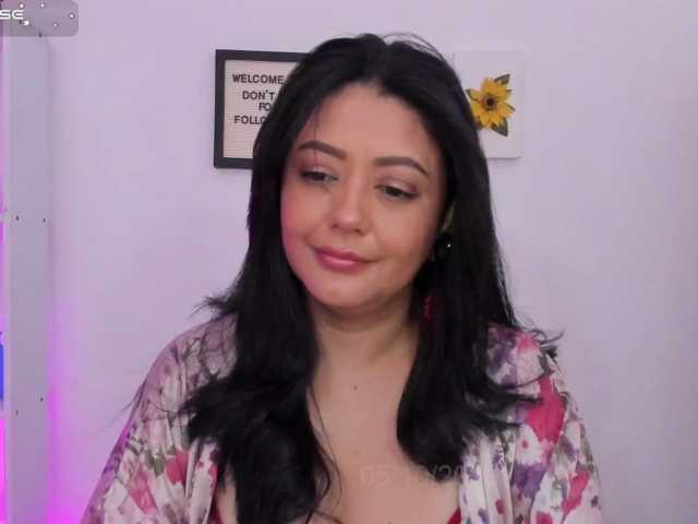 Lauratoro live cam on BongaCams