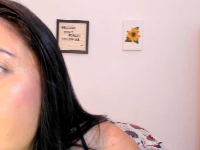 Lauratoro live cam on BongaCams