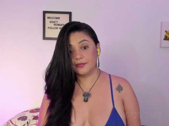 Lauratoro live cam on BongaCams