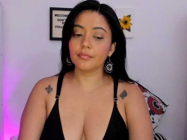 Lauratoro live cam on BongaCams