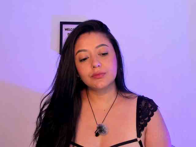 Lauratoro Live Webcam on BongaCams