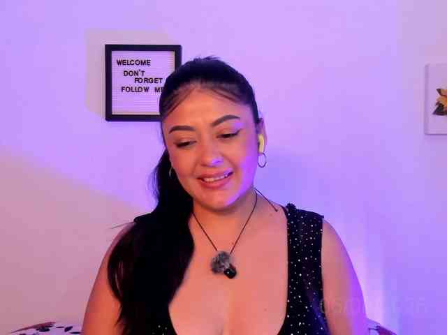 lauratoro's live room