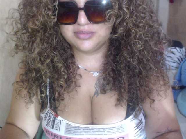 aishaaovit webcam bongacams model stream image