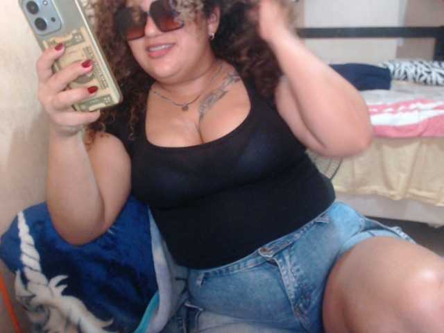 aishaaovit live cam on BongaCams