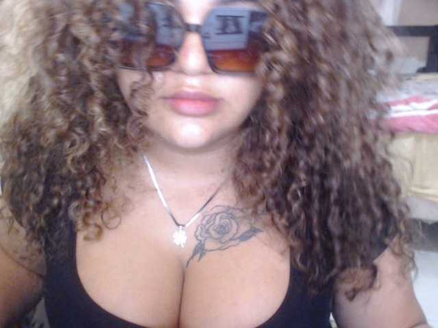 aishaaovit live cam on BongaCams