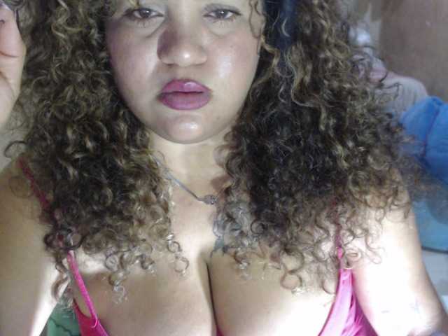 aishaaovit Live Cam on BongaCams