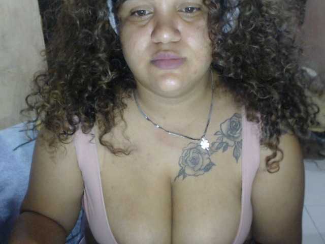 aishaaovit live cam on BongaCams