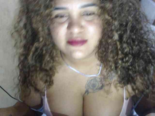 aishaaovit webcam