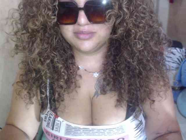 aishaaovit webcam
