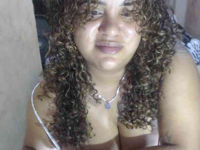aishaaovit webcam