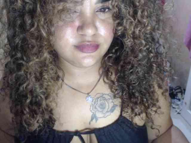 aishaaovit webcam