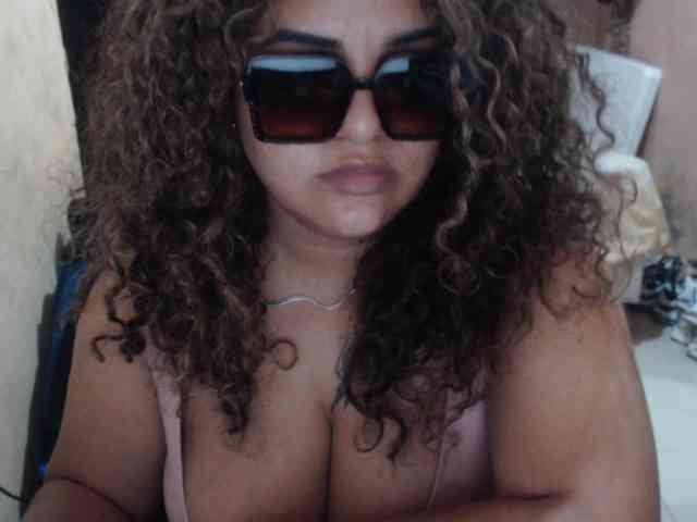 aishaaovit webcam